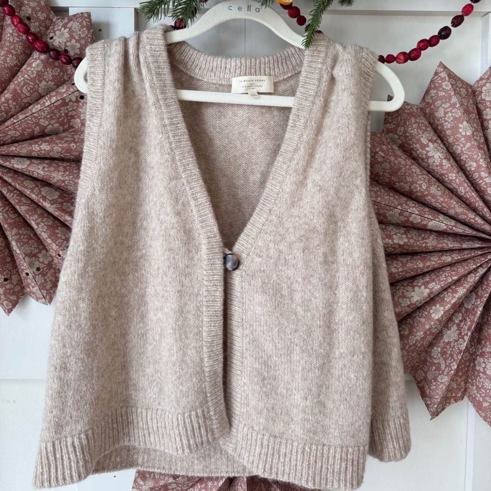 Sézane Light Tan V-Neck Sweater Vest Size XXXL $85
